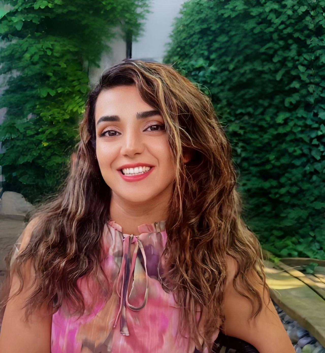 Mitra Tavakkoli Mitra Tavakkoli